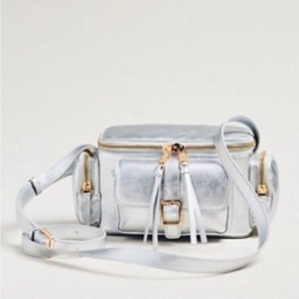 Anthropologie MULTI POCKET CARGO CROSSBODY BAG
Color:  Silver